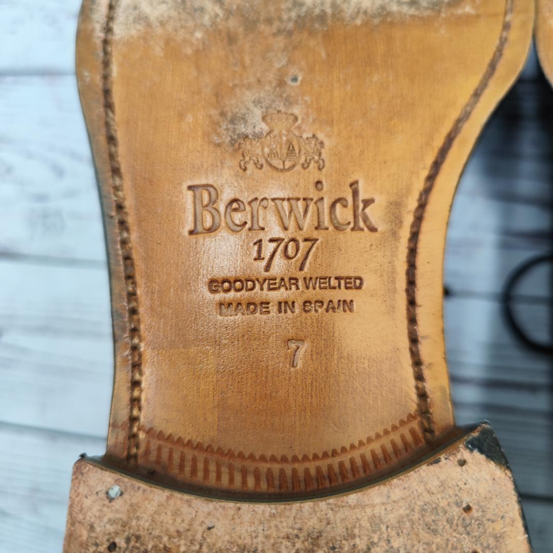 美品 Berwick1707 バーウィック 黒 ホールカット スエード 内羽根