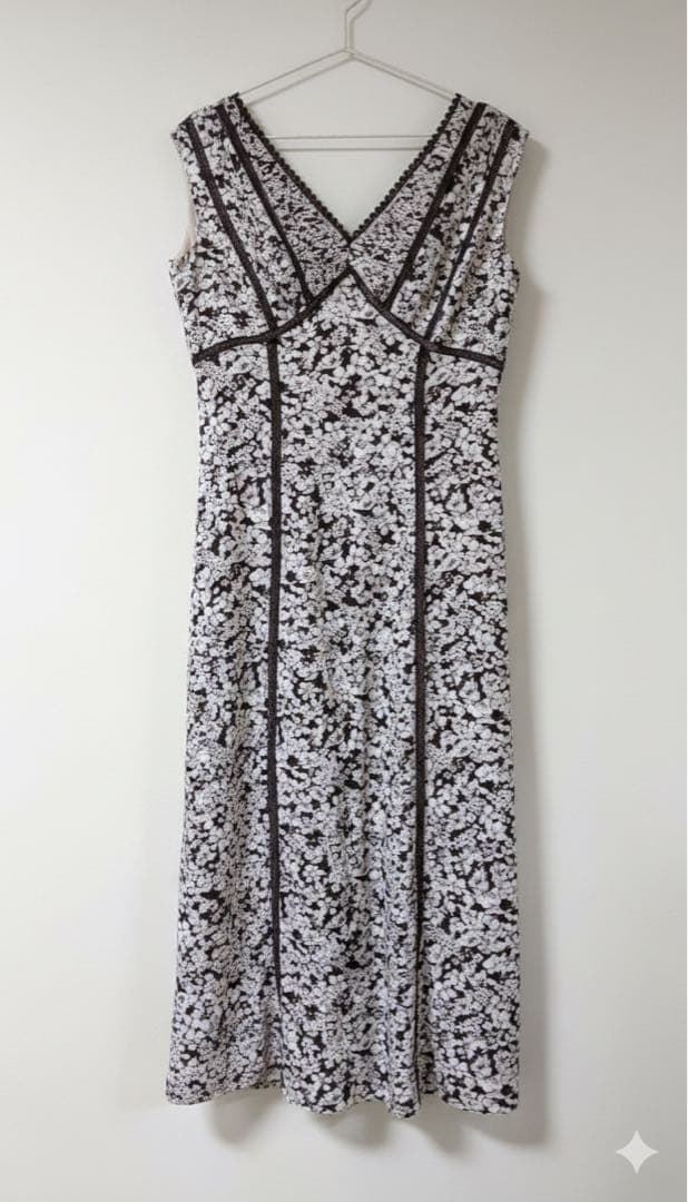 Her lip to ♡ Lace Trimmed Floral Dress