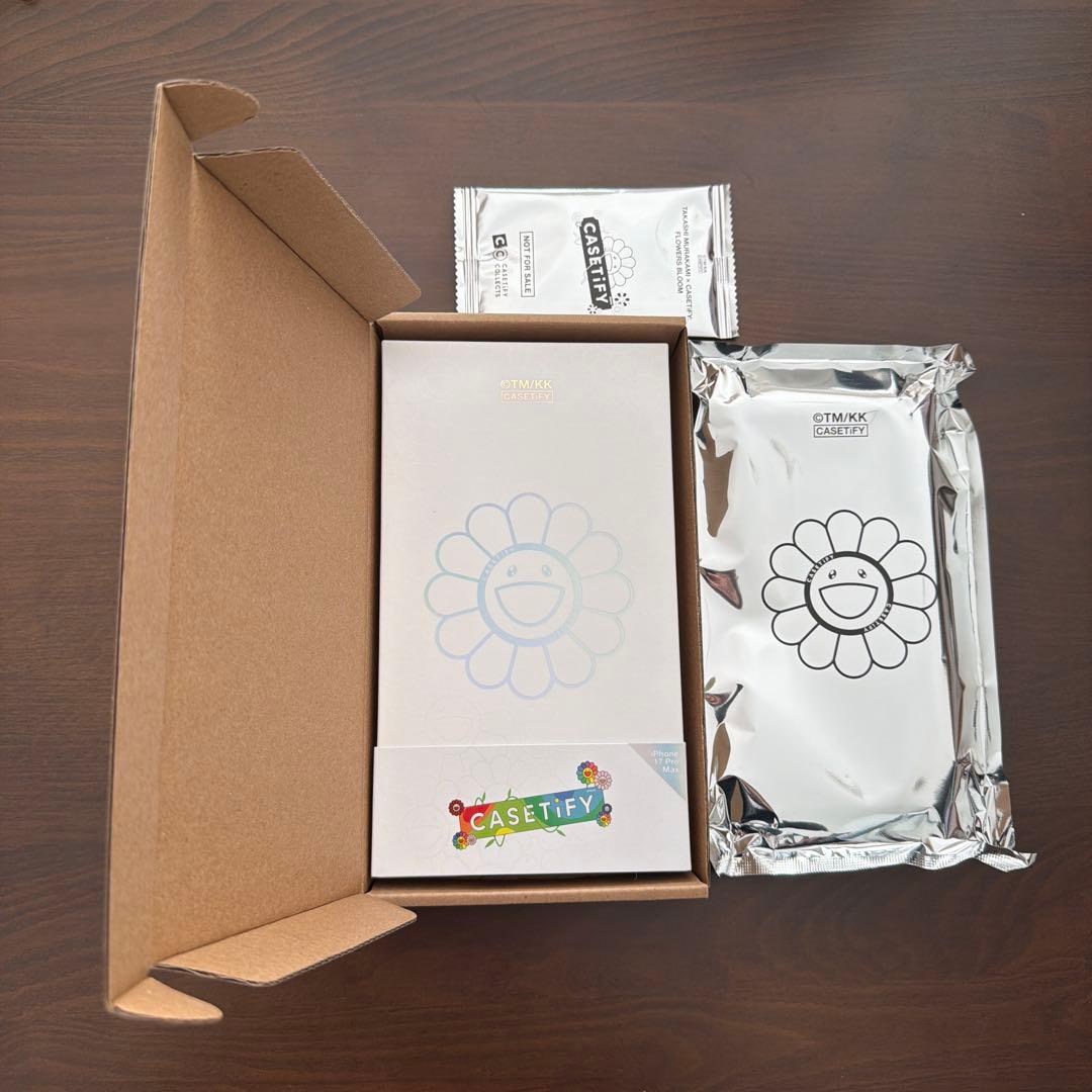 casetify 村上隆ケース　RAINBOW 17promax用