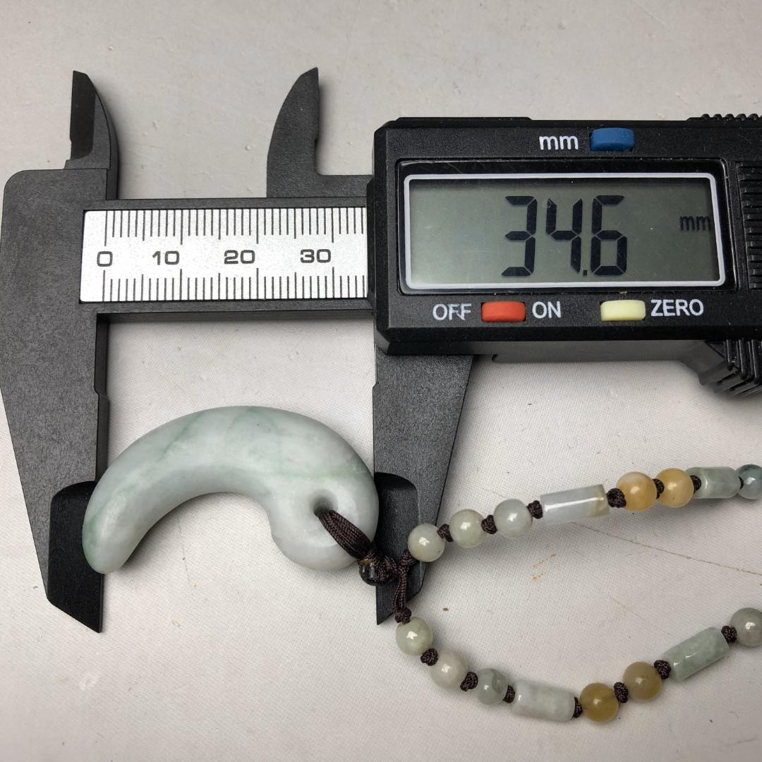 勾玉 翡翠　ヒスイ　糸魚川　翡翠　ペンダント　共箱