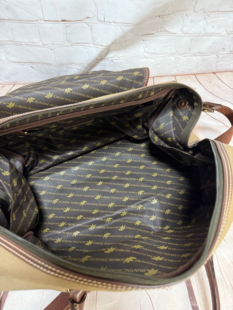 ハンティングワールドボストンバック