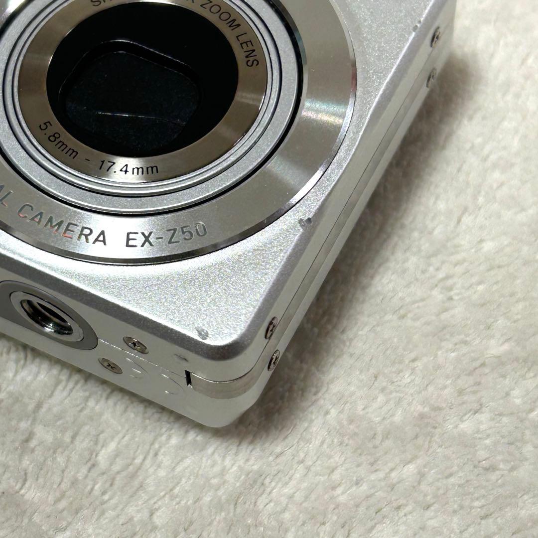 【美品 動作確認済】CASIO EXILIM ZOOM EX-Z50 シルバー