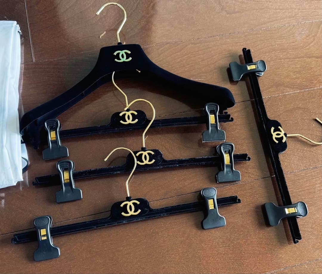 CHANEL ハンガー 4本とカバー4枚
