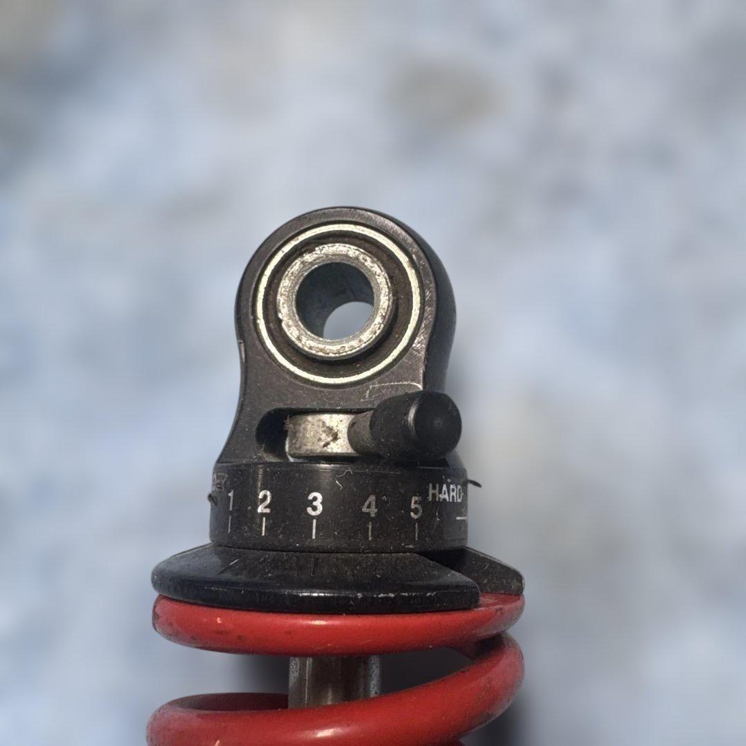 ビチューボ　汎用リアサス