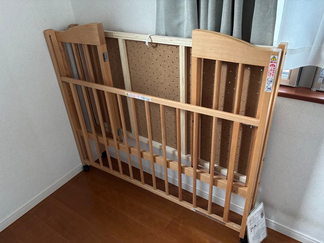 木製ベビーベッド ワンタッチ開閉