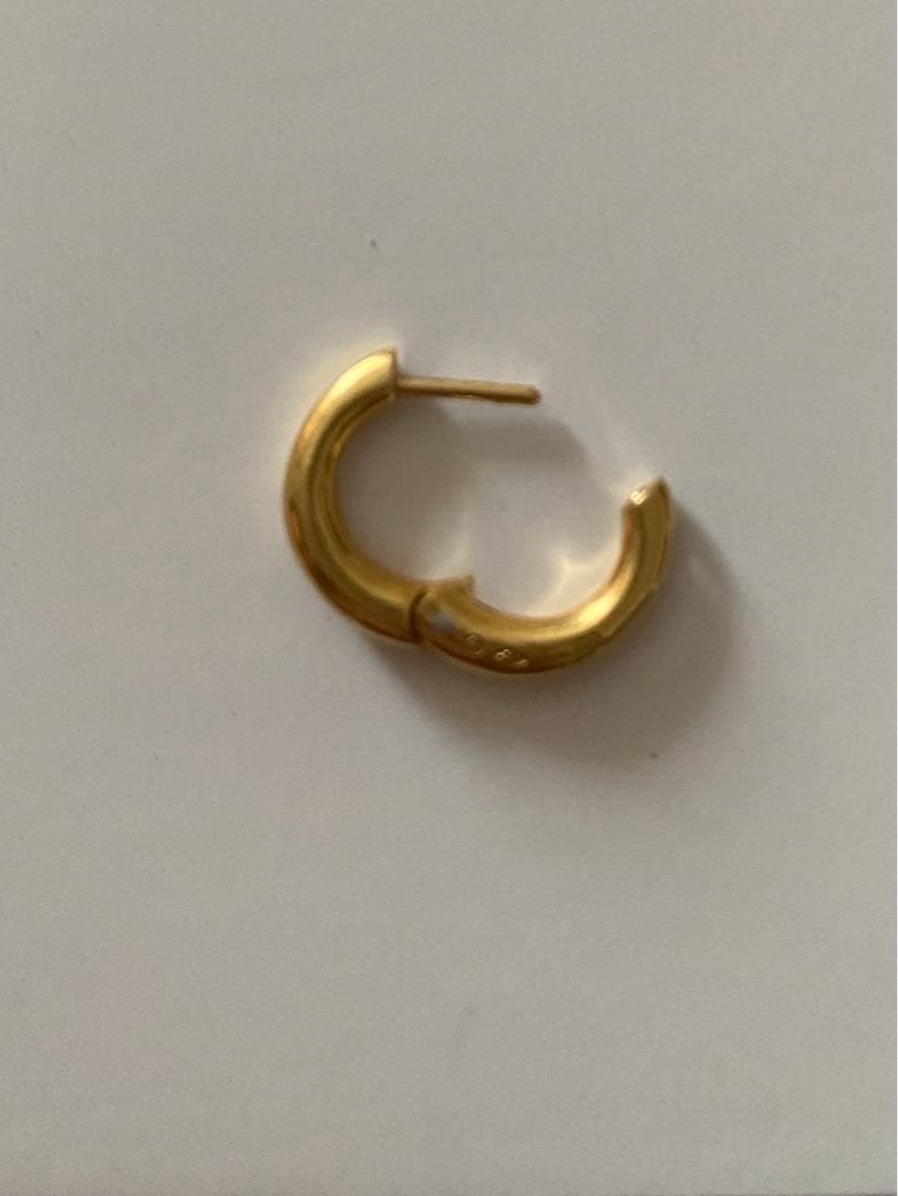 正月のみ価格　hum ピアス　et-P97m ゴールド フープピアス 片耳