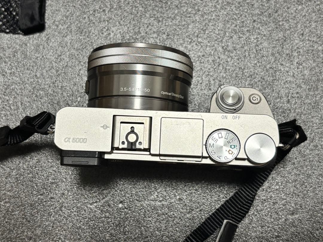 SONY α6000 ミラーレスカメラ レンズ付き
