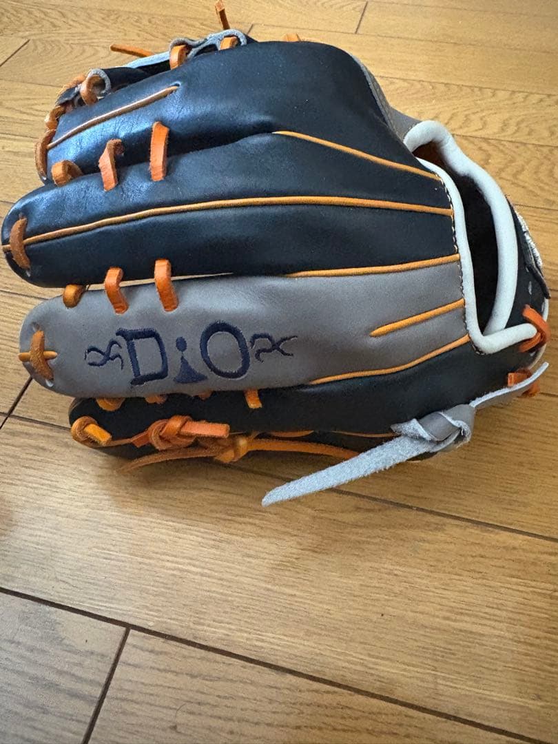 ジ*ー様 DiO 硬式野球グローブ 黒/オレンジ