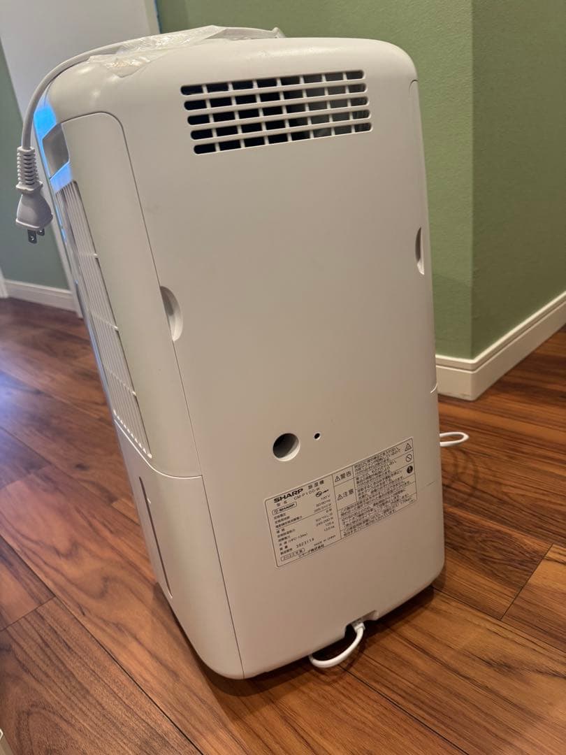SHARP 除湿機　ワンシーズンの使用 CM-P100-W