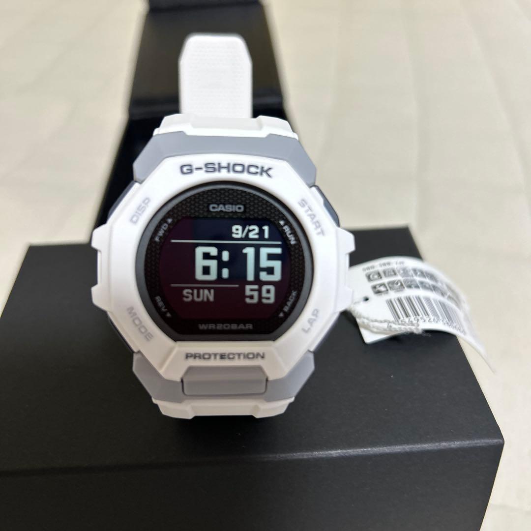 G-SHOCK GBD-300-7JF ホワイト