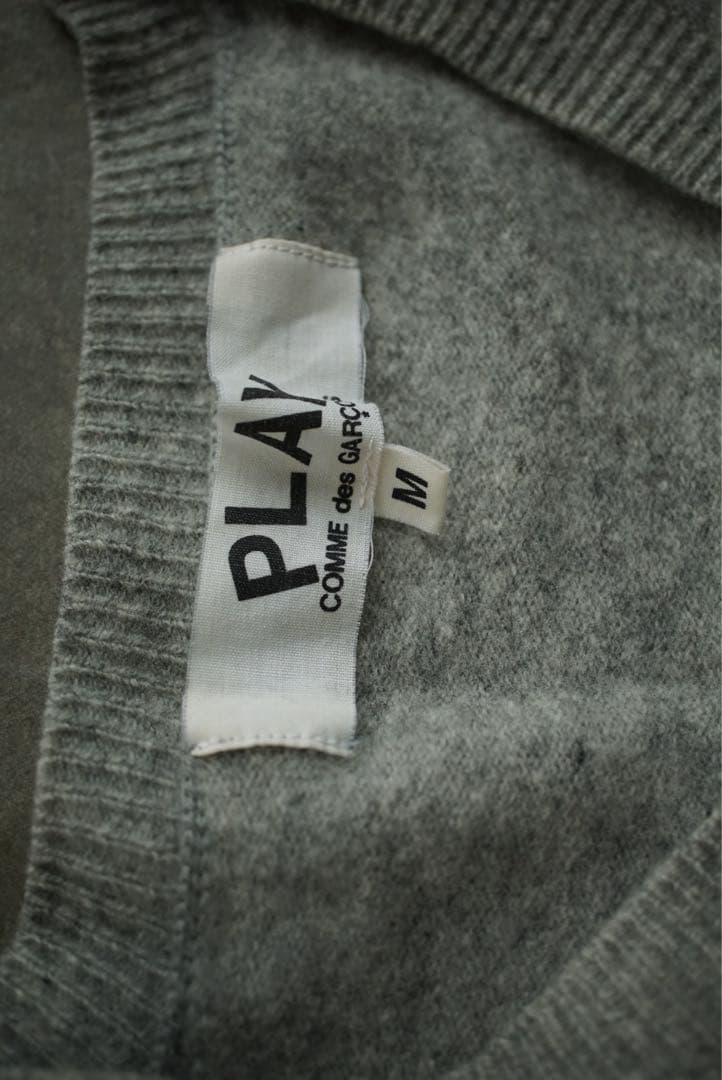 play comme des garcons vネック セーター グレー M