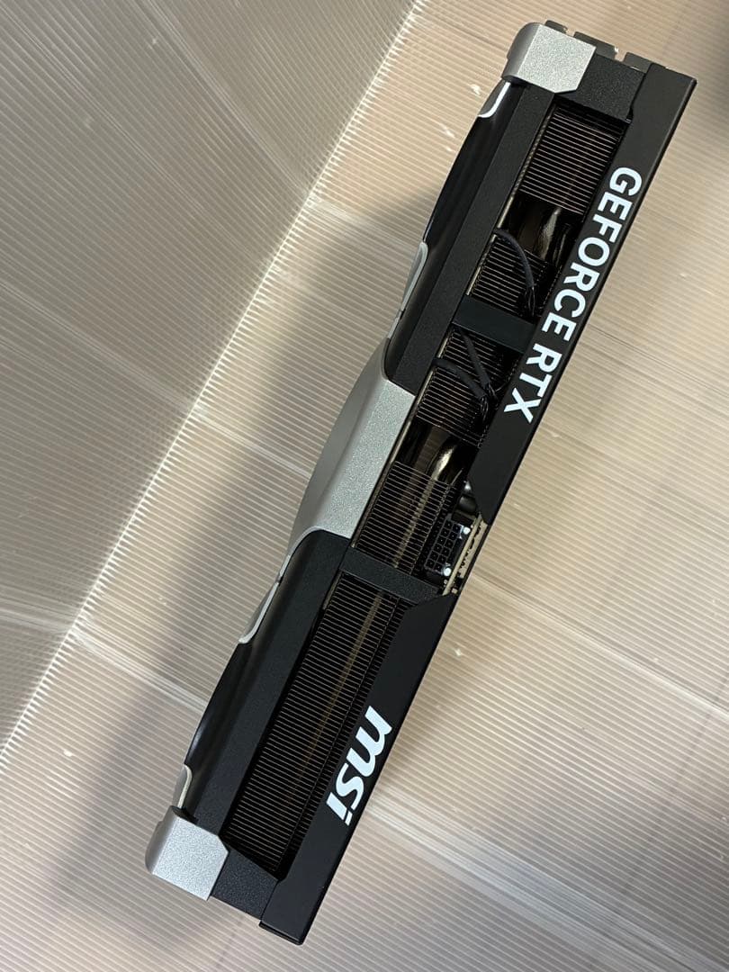 グラフィックボード・グラボ・ビデオカード MSI RTX5090 ventus 3X