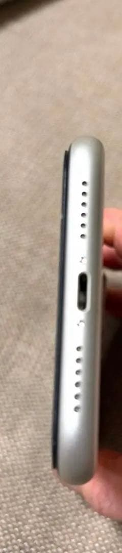 【美品】Apple iPhone 11 ホワイト 本体