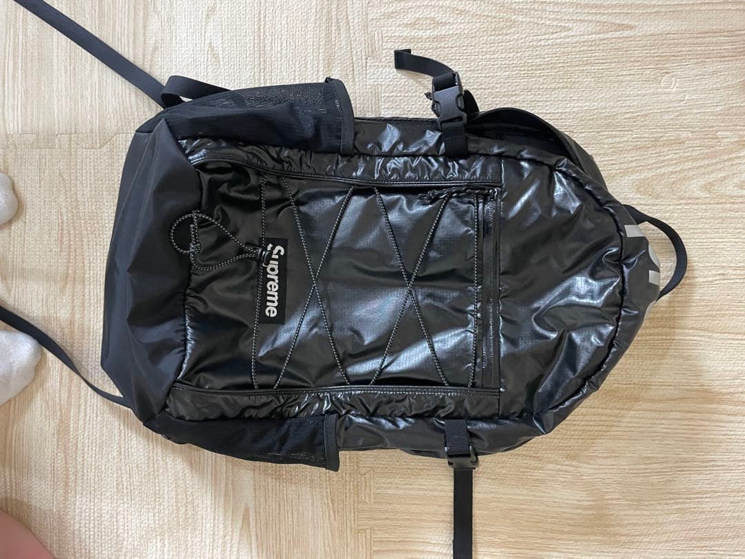 プロフィールご覧下さい。値下げ交渉可⭐︎Supreme ブラック バックパック