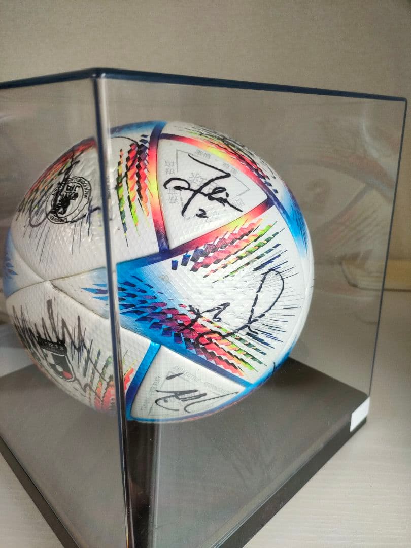 サイン入りサッカーボール