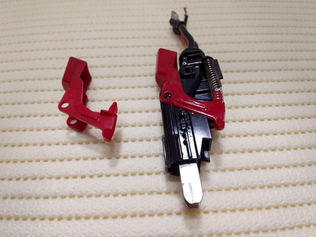 ＠takeさん専用ダイソン　掃除機　SV12　消耗部品交換、分解清掃済　⑪