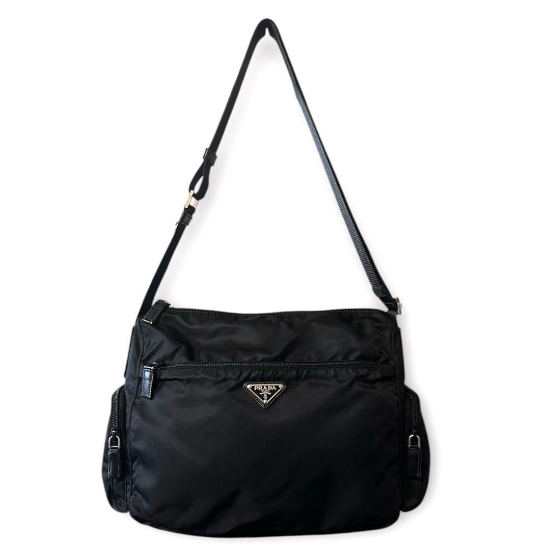 まりっぺ様【極美品】PRADA VELA ショルダーバッグ　三角プレート