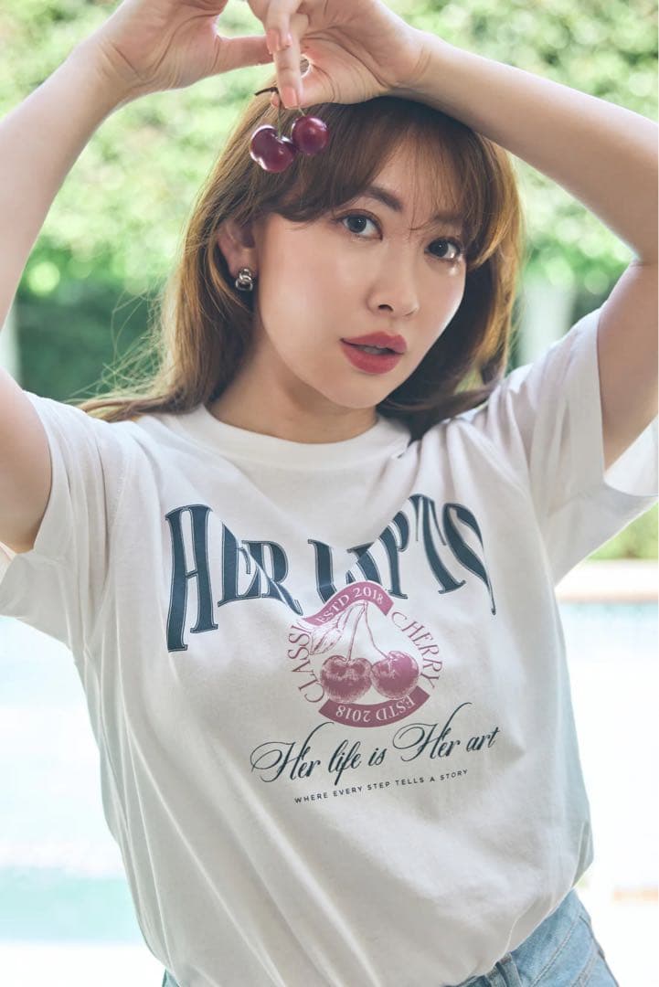 トップス Herlipto Classic Cherry Tee