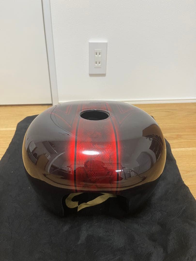 サイモンカスタム　SIMON KUSTOM バイクタンク 黒/赤