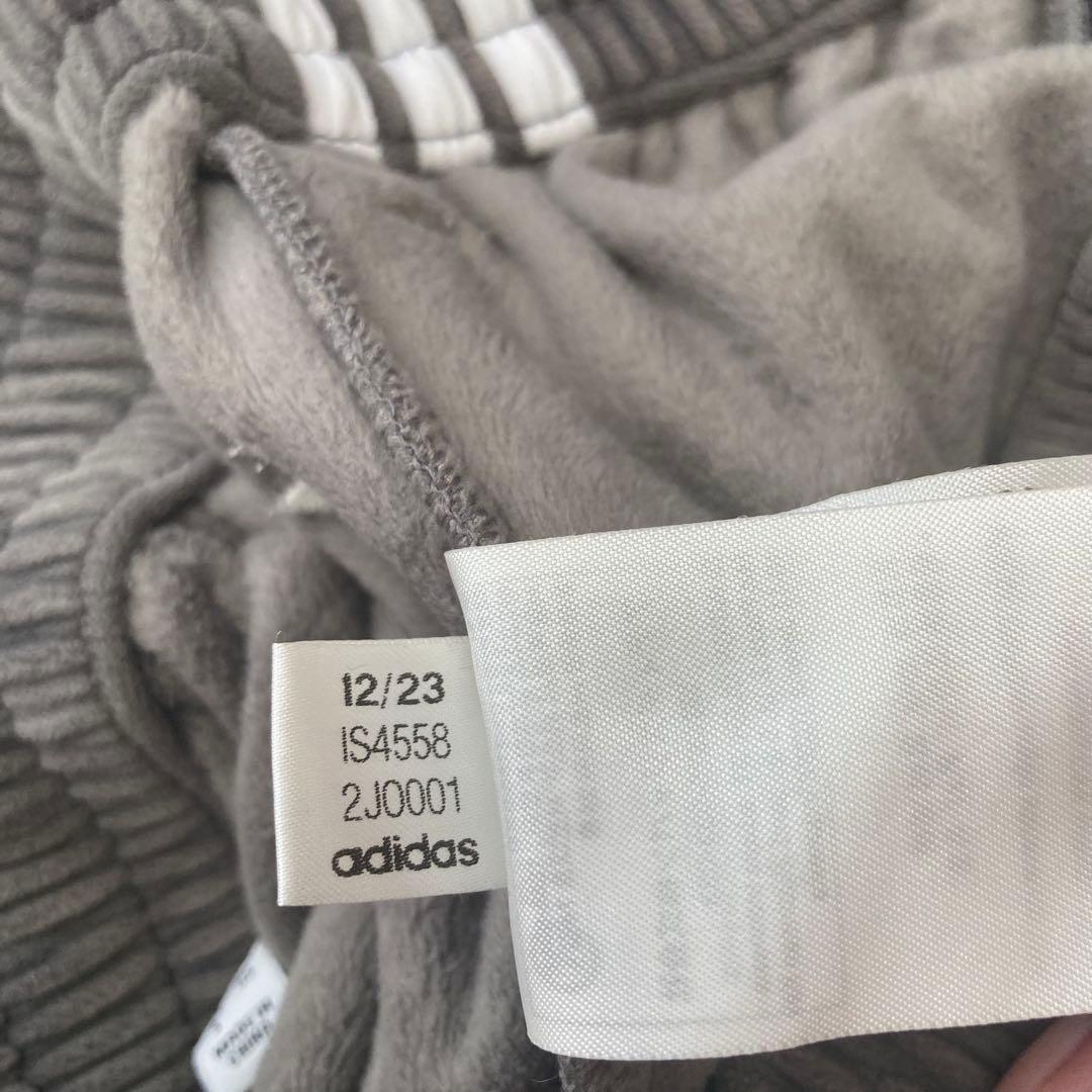 adidas ベルベット ルーズ　トラックパンツ　Mサイズ