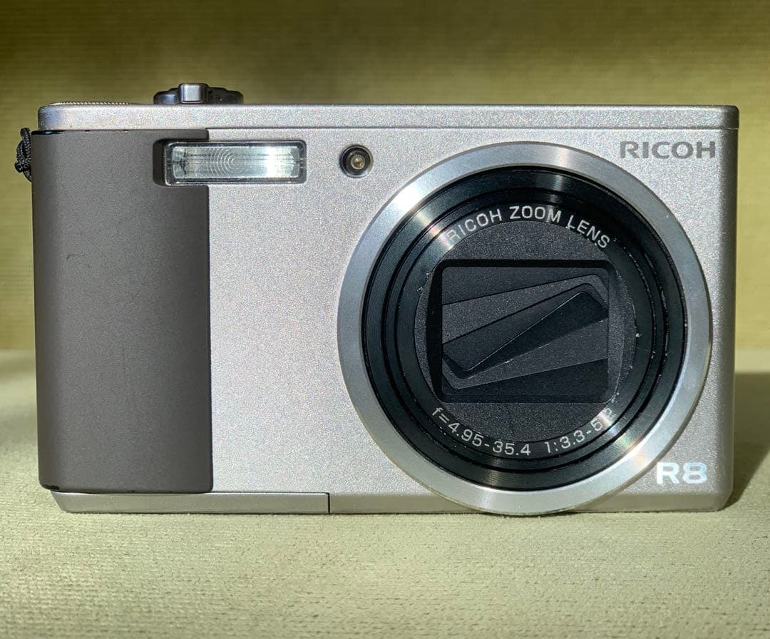 RICOH R8 デジタルカメラ（動作確認済み）
