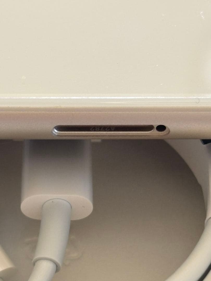 未使用 iPhone SE3 128GB スターライト