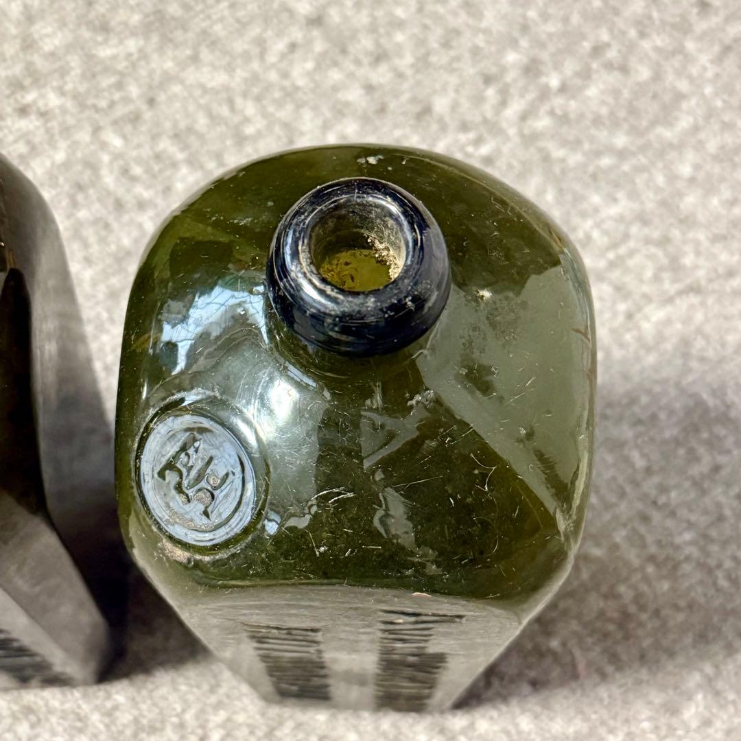 オランダ瓶　ジンボトル　骨董　古いガラス　ガラス瓶 角瓶　レトロ　ヴィンテージ