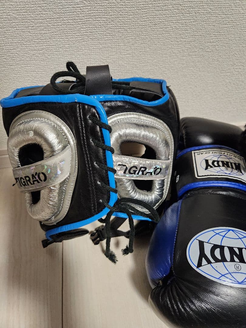 ヘッドギアボクシンググローブ　8オンス