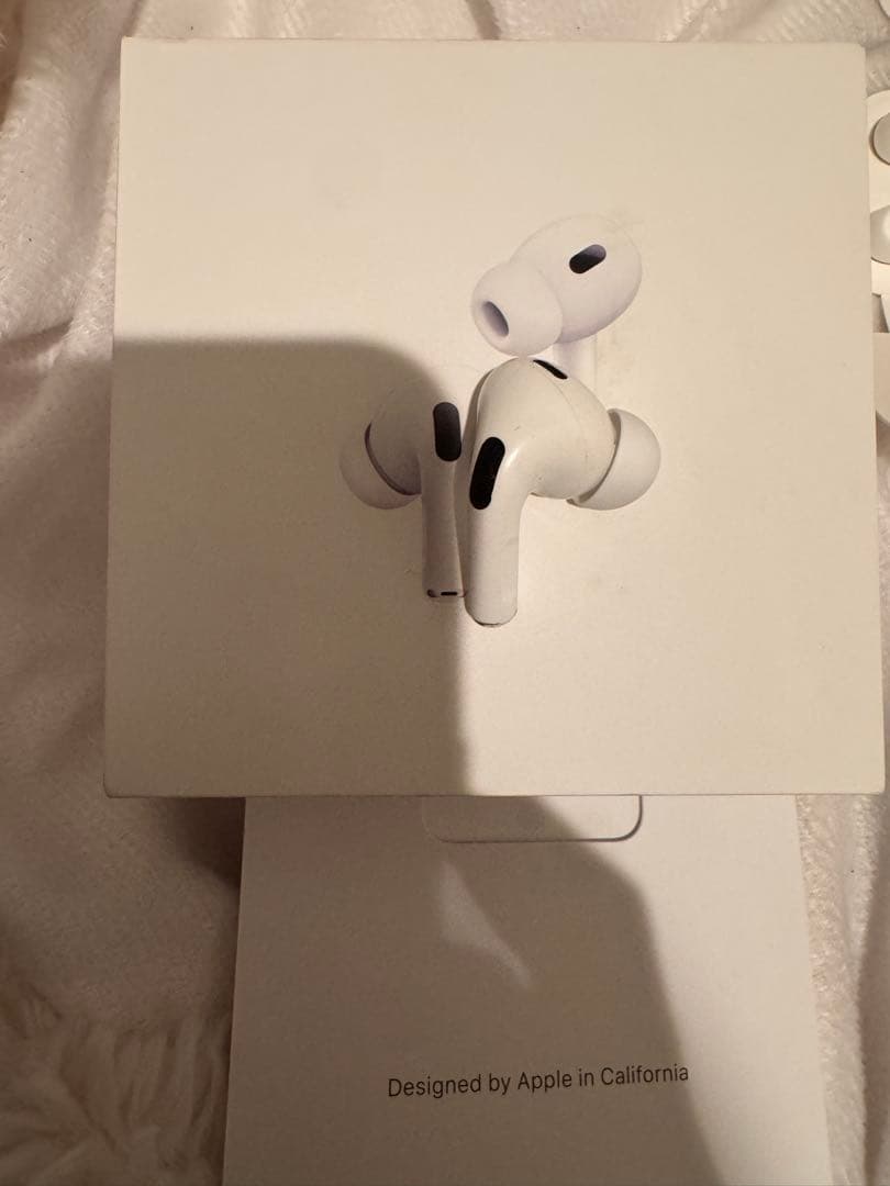 【AirPods Pro2 】Apple純正 ワイヤレスイヤホン　右耳➕ケース