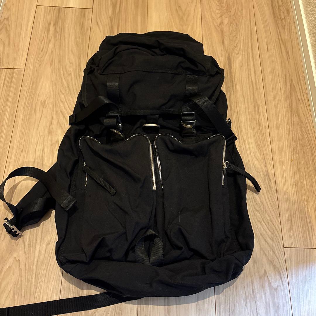 LORINZA ブラック バックパック プラダ