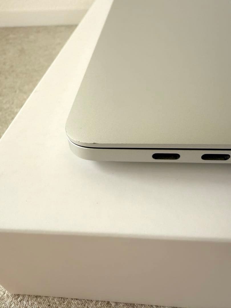 MacBookPro 15インチ【256GB/メモリ16GB/2.6GHz】