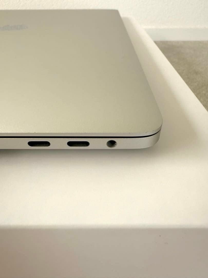 MacBookPro 15インチ【256GB/メモリ16GB/2.6GHz】