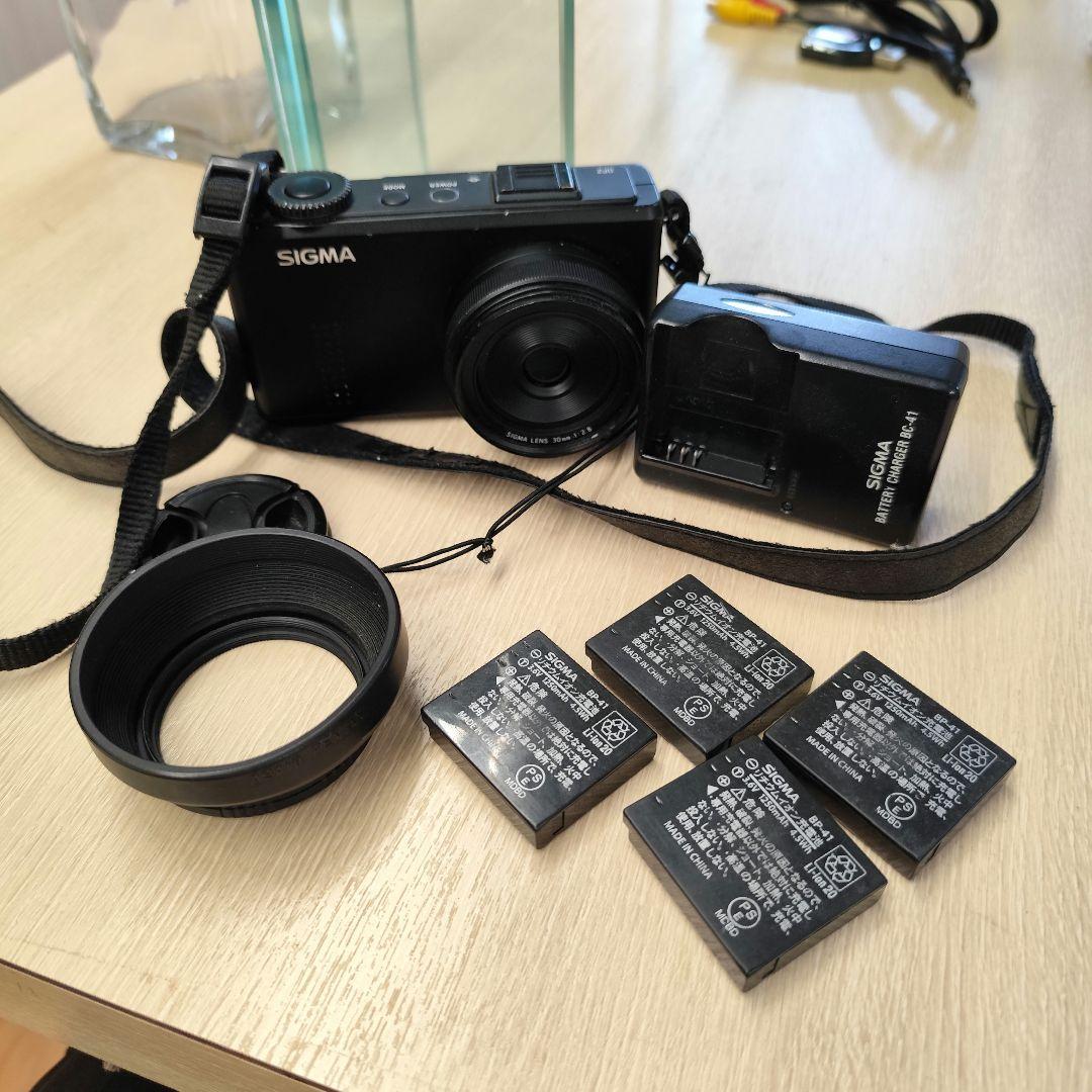 SIGMA DP2merrill 純正バッテリー4個、チャージャーなど　色々