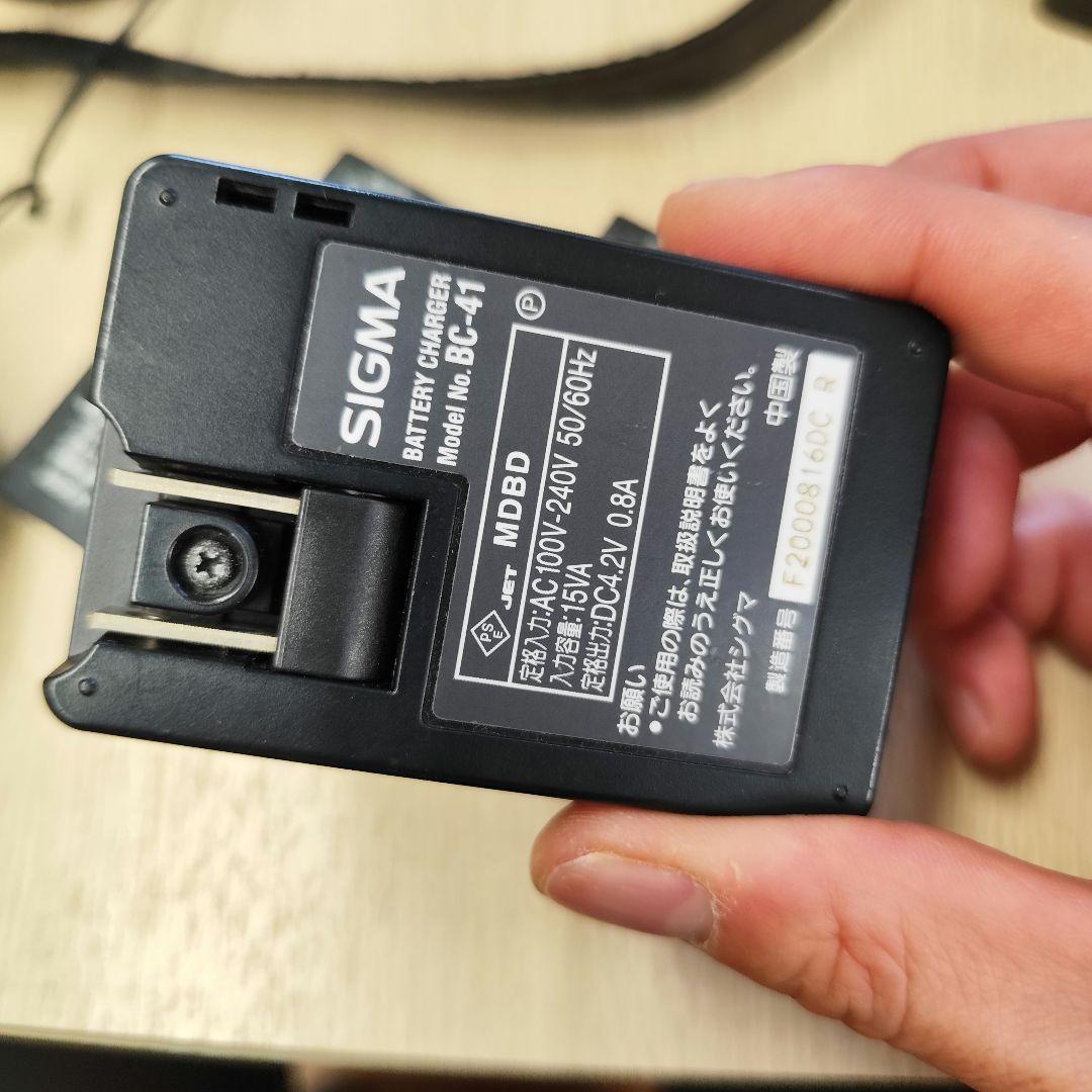 SIGMA DP2merrill 純正バッテリー4個、チャージャーなど　色々
