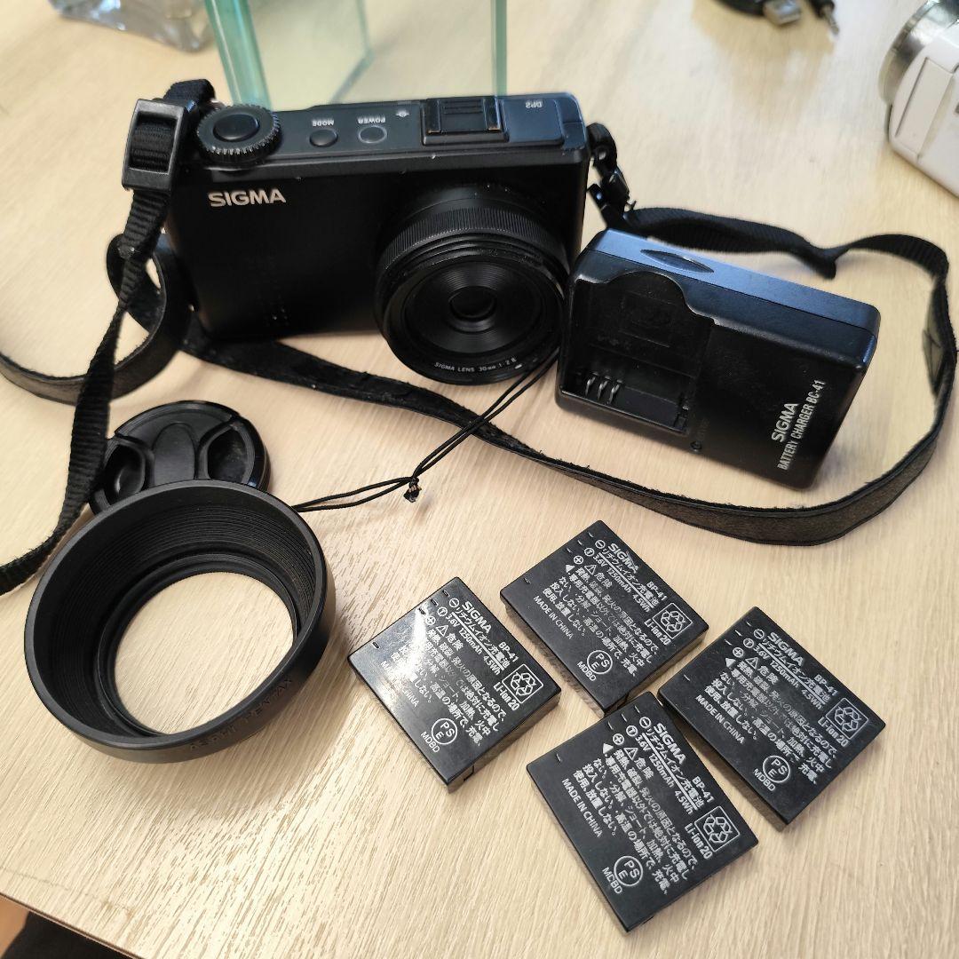 SIGMA DP2merrill 純正バッテリー4個、チャージャーなど　色々