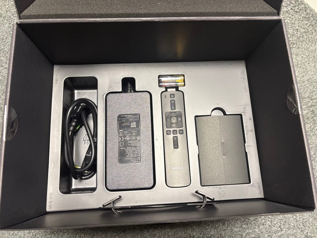 ベン　NEBULA Cosmos プロジェクター 本体