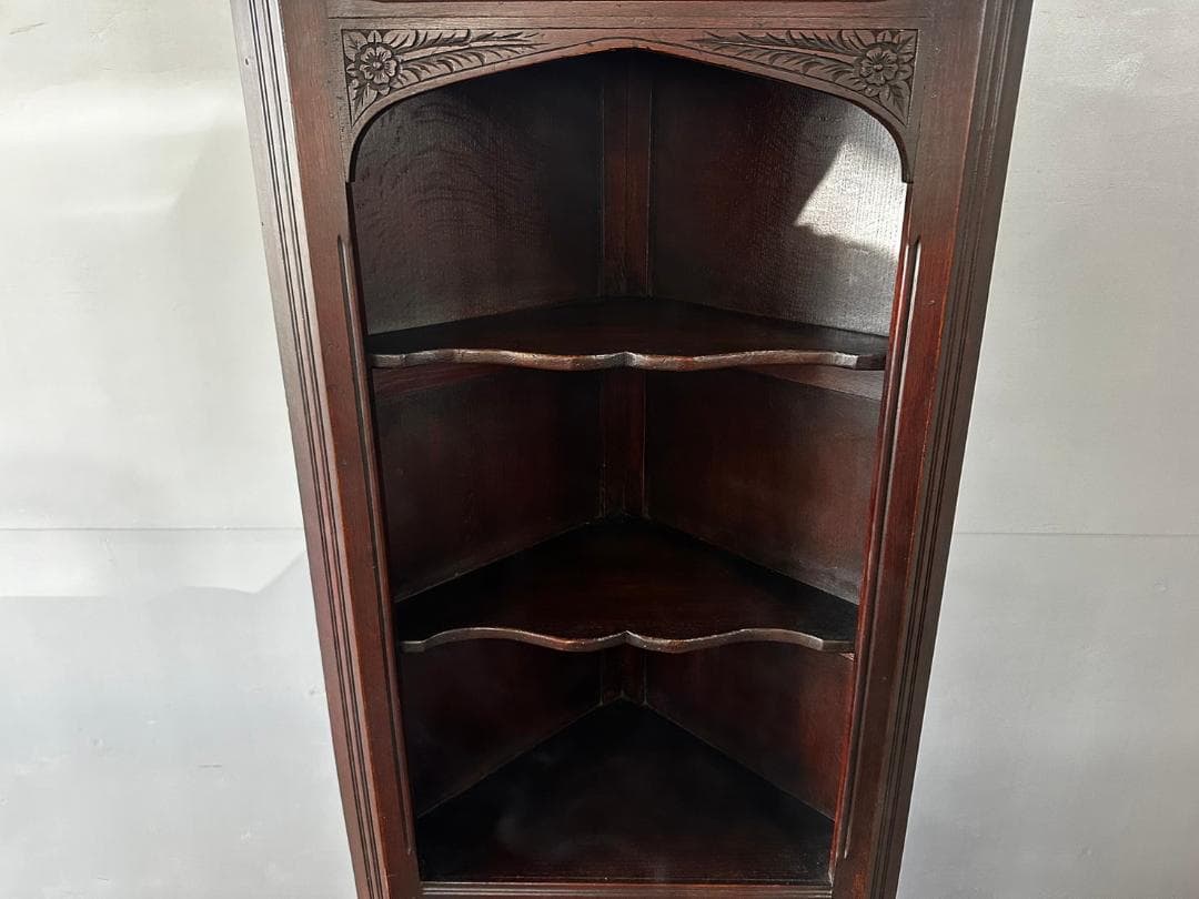 イギリスヴィンテージ コーナーカップボード コーナーキャビネット 食器棚 飾棚