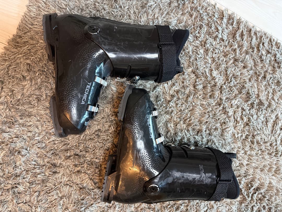 Tecnica Mach1 70 ブラック スキー靴