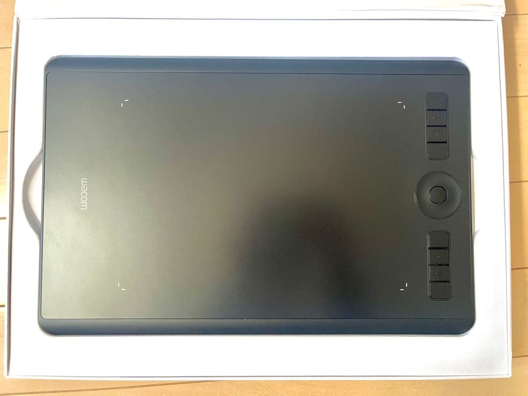 Wacom Intuos Pro (PTH-860) ペンタブレット本体