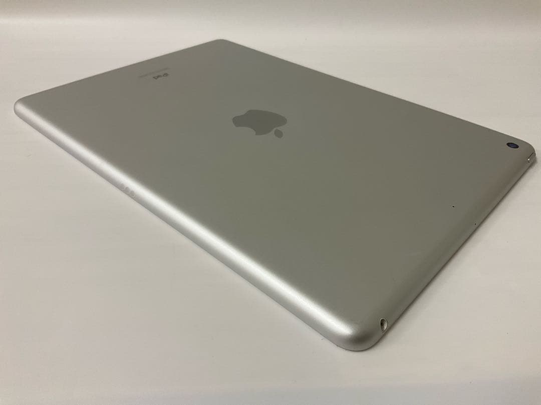 【美品】IPAD 第8世代 32GB シルバー Wifiモデル