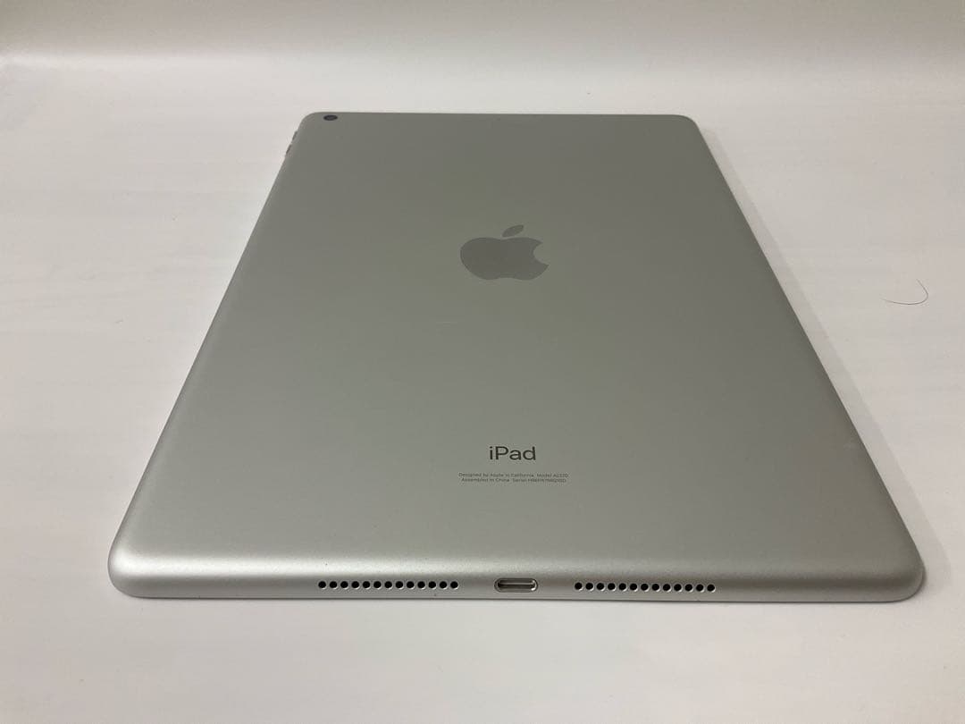 【美品】IPAD 第8世代 32GB シルバー Wifiモデル