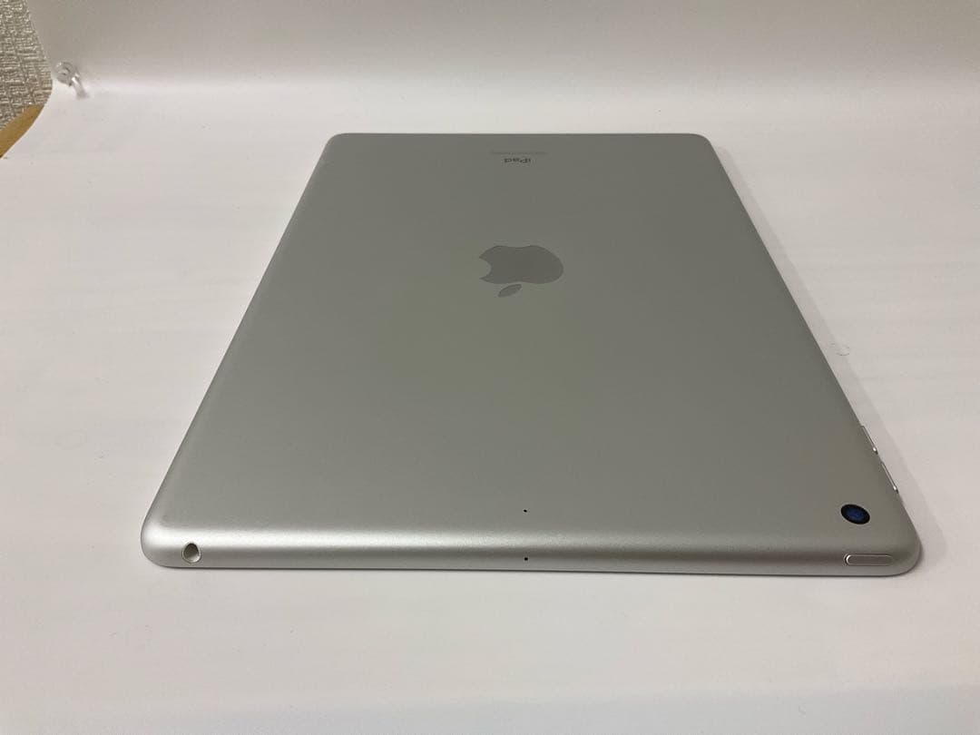 【美品】IPAD 第8世代 32GB シルバー Wifiモデル