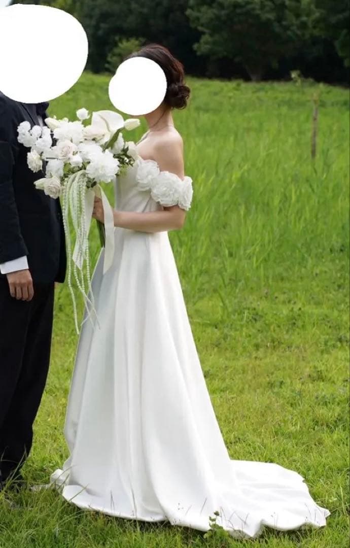 ★あゆ ★オフショルダー フラワー装飾 ウェディングドレス