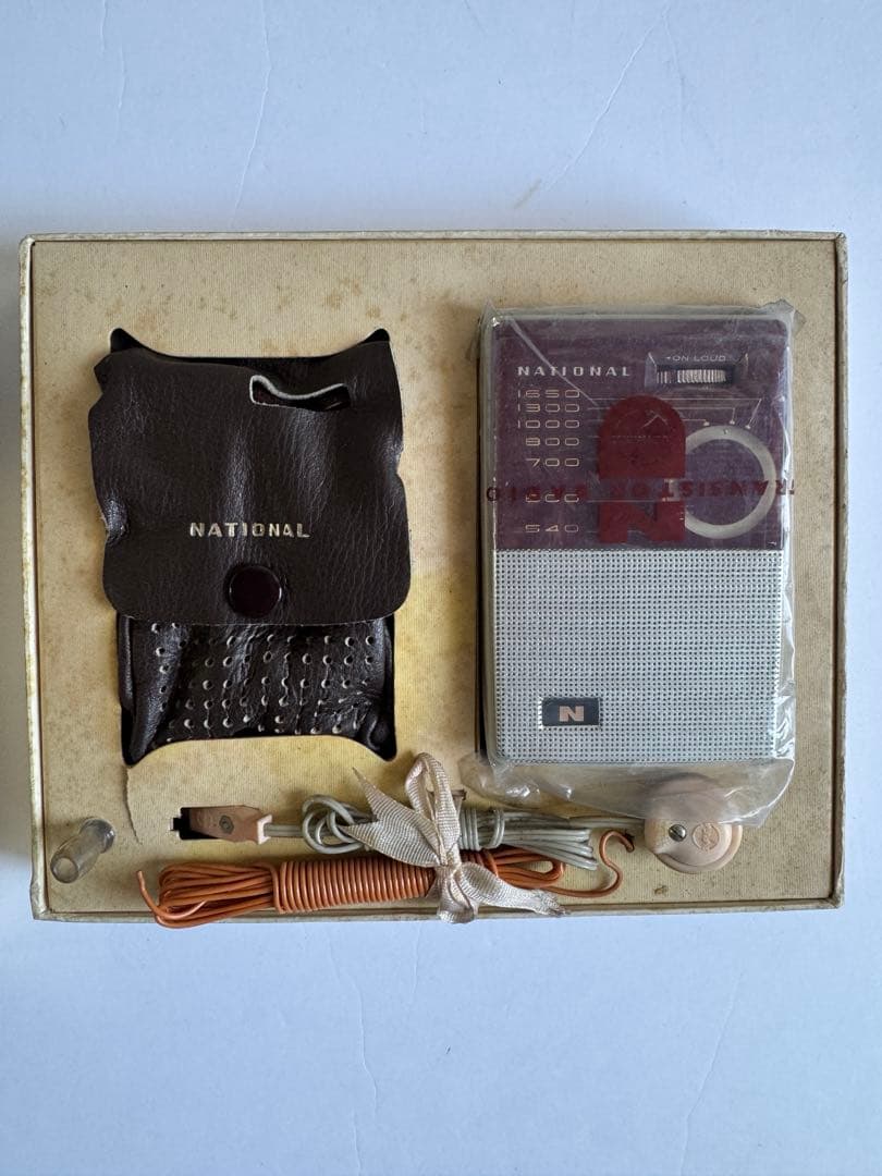 デッドストック！！ナショナル　6石超小型トランジスタラジオ　AT-130