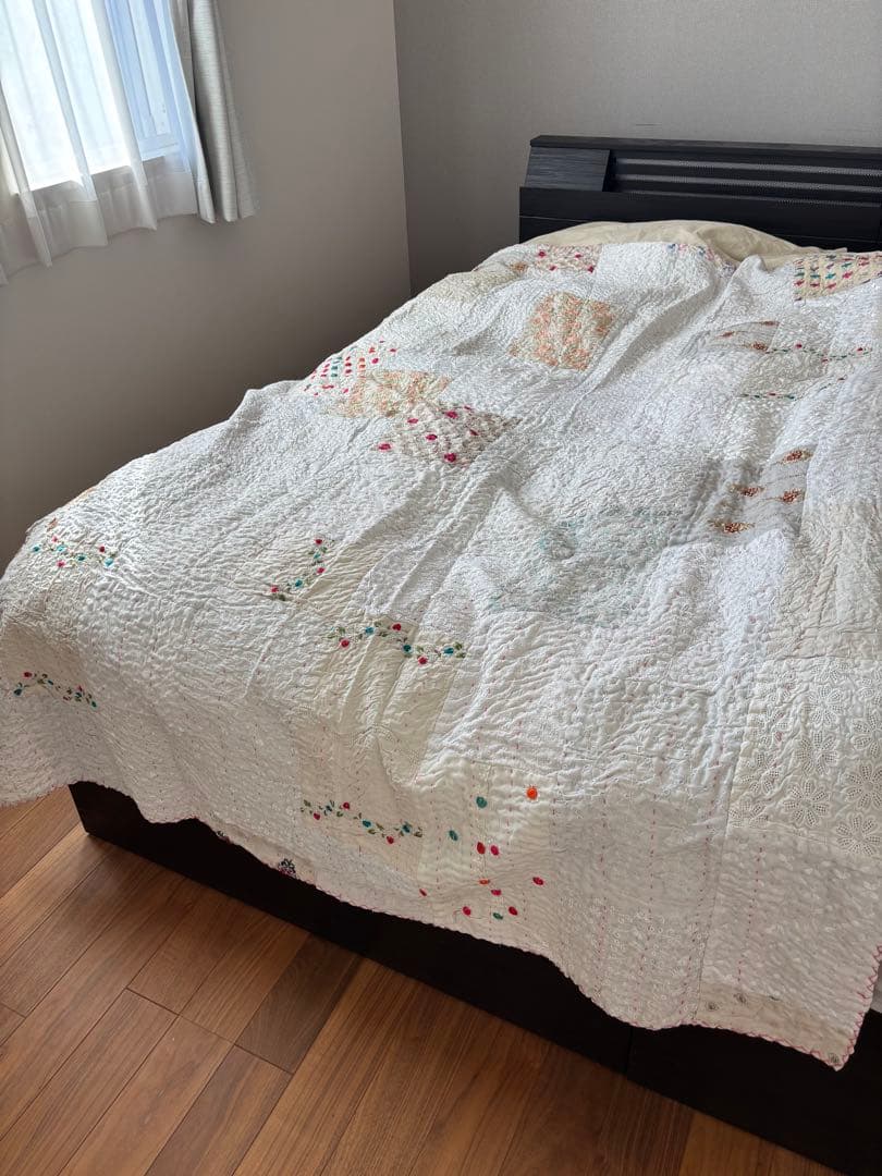 【稀少カラー】インド刺繍　カンタキルト　ヴィンテージ　パッチワーク　マルチカバー