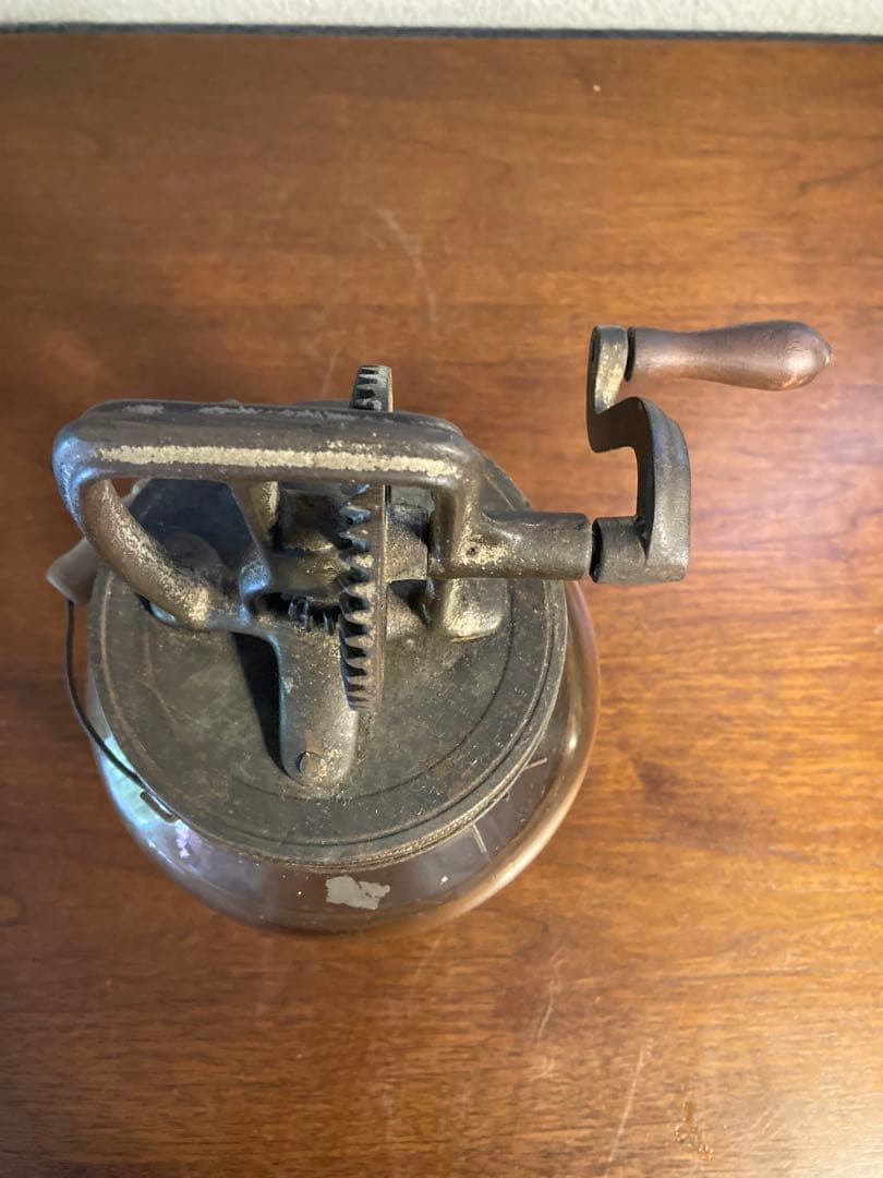 アンティーク　1950年代米国Vintage バター撹拌機です。