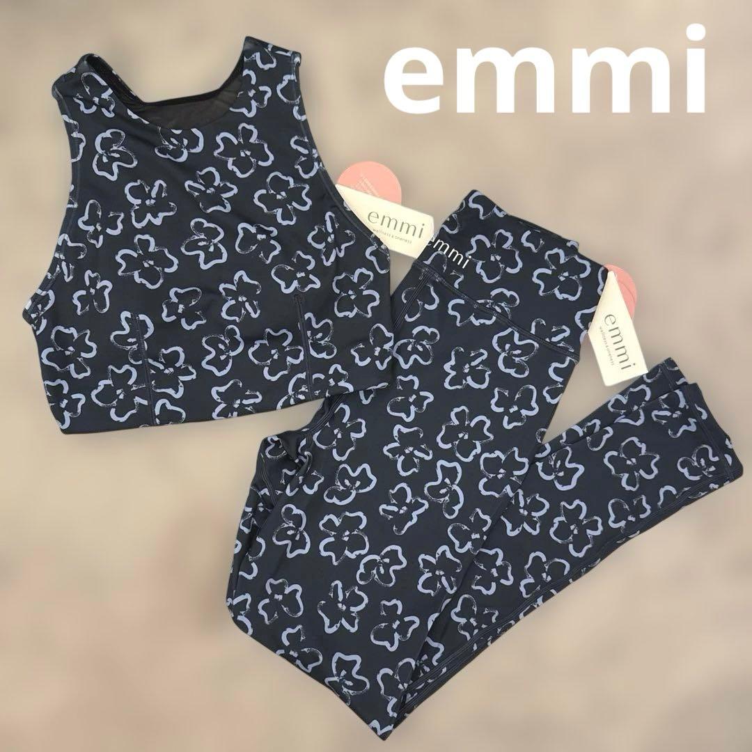 emmi ヨガウェア 上下セット ネイビー 花柄 新品未使用タグ付