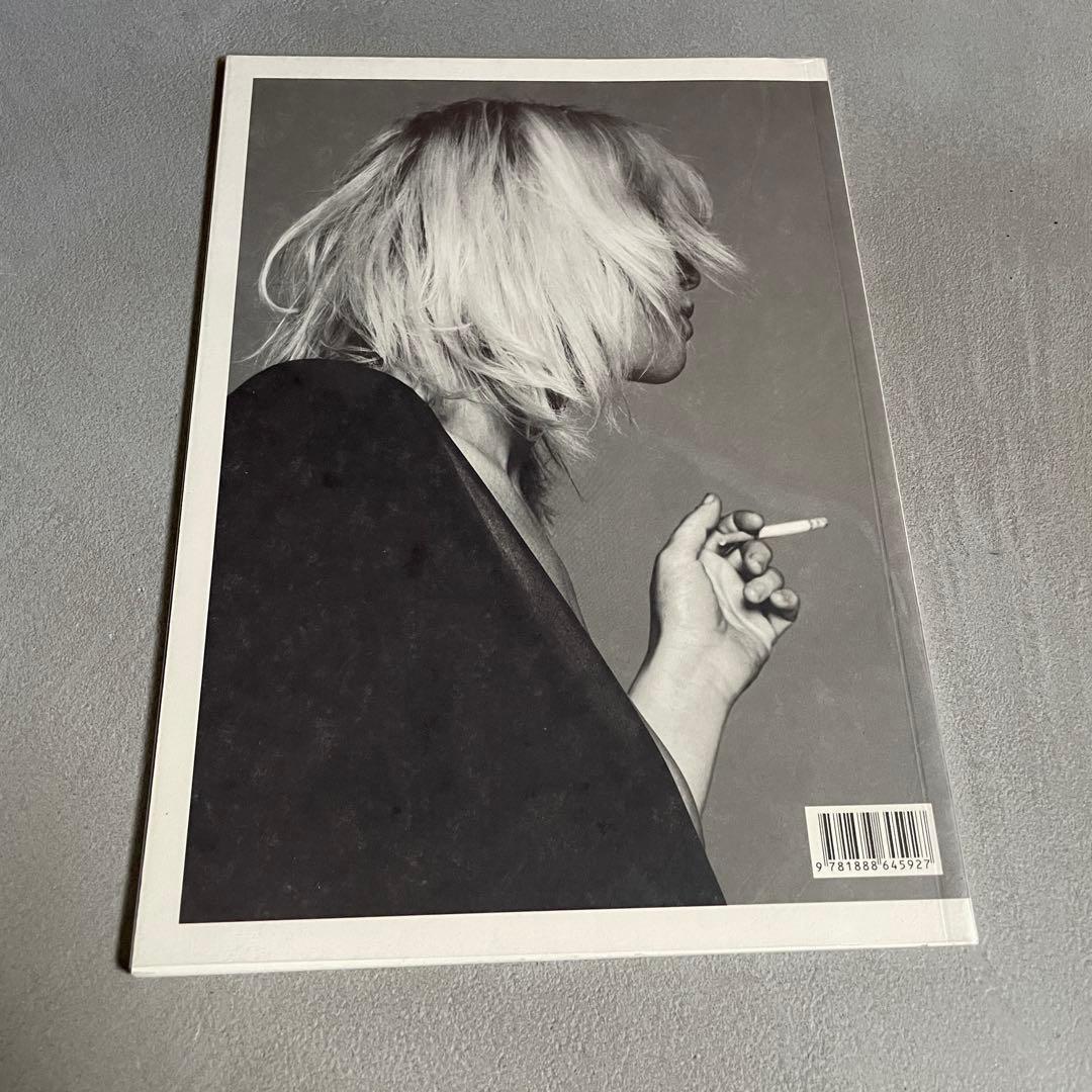 アート・デザイン・音楽 PORTRAIT OF A PERFORMER COURTNEY LOVE