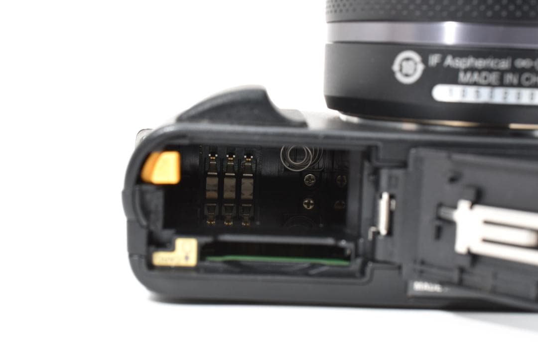 ■ 美品 ■ ニコン　Nikon 1 J1 レンズキット 安心の動作確認済品