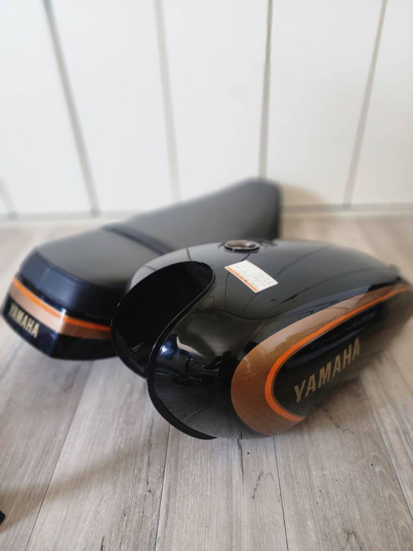 SR400 1998年発売！新品初期型復刻タンク 　シート＆タンデムバーセット